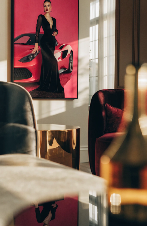 Die Dame und der rote Ferrari